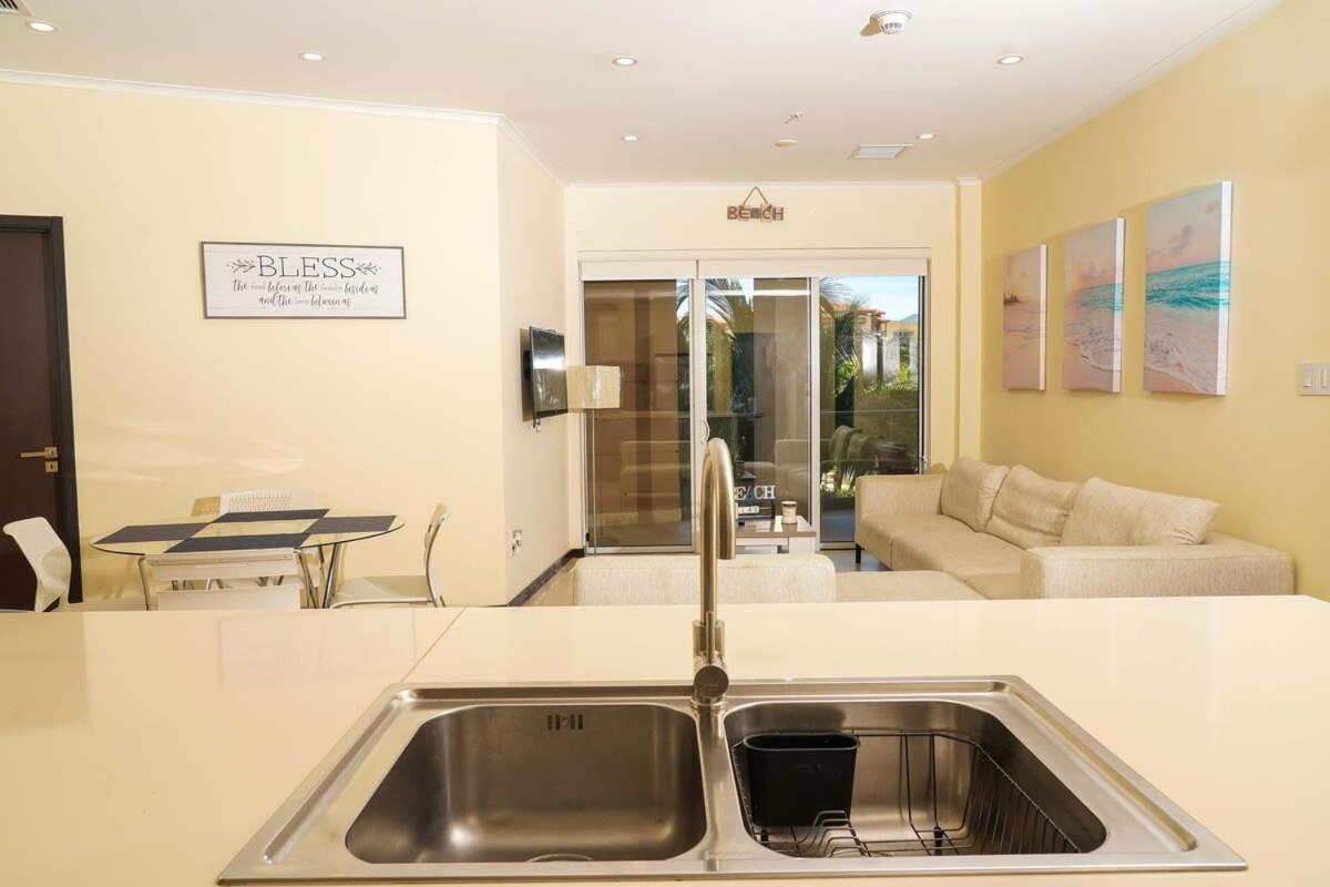 Beautiful Apartment In Eagle Beach Levent Palm Beach Esterno foto