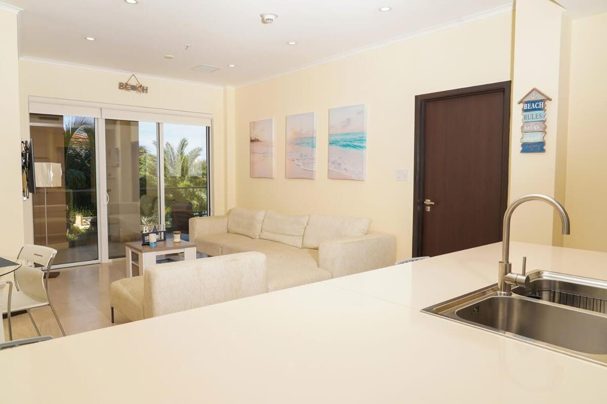 Beautiful Apartment In Eagle Beach Levent Palm Beach Esterno foto