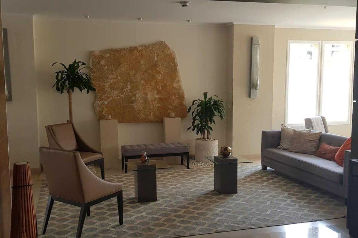 Beautiful Apartment In Eagle Beach Levent Palm Beach Esterno foto